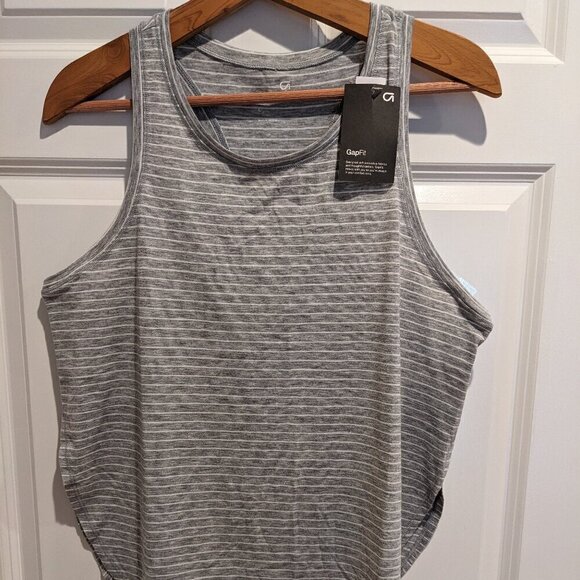 GAP Tops - NWT GapFit Workout Tank Top Sz Lrg